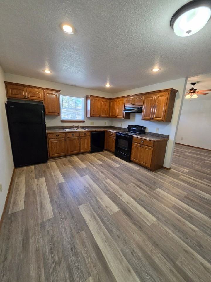 2627 Kentucky Ave - Photo 5 of 15