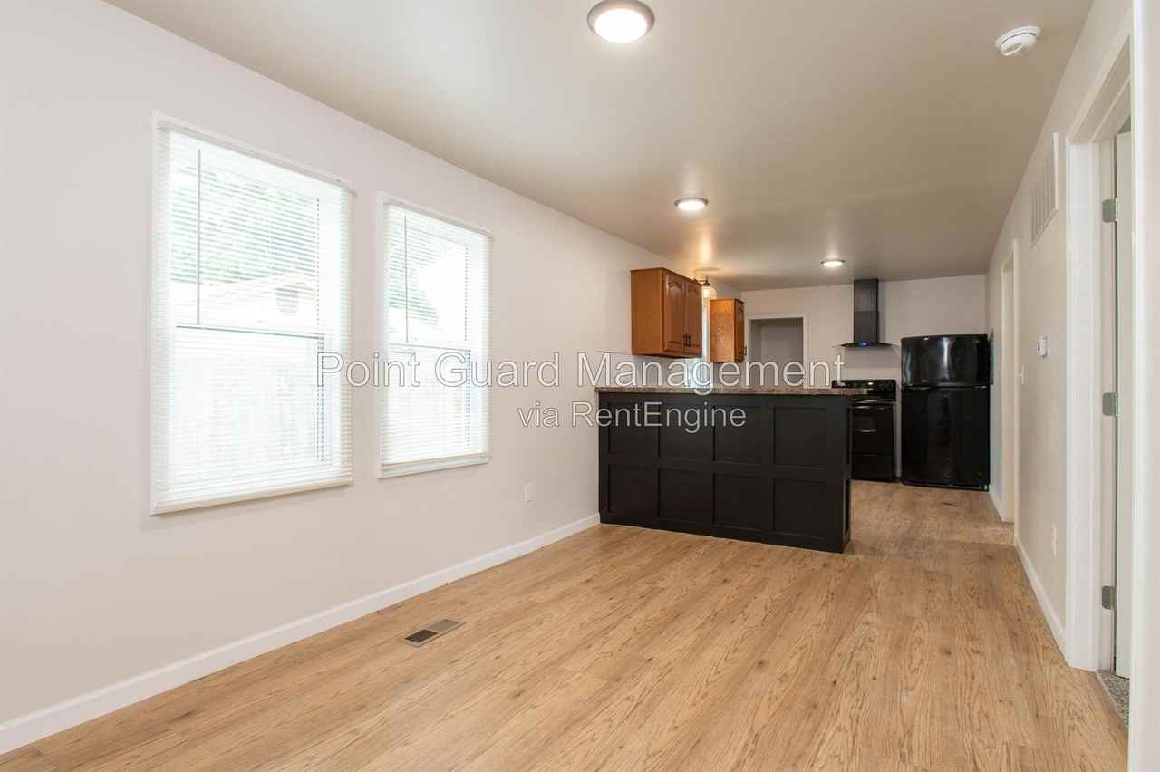 2216 S Topeka Ave #A - Photo 2 of 22