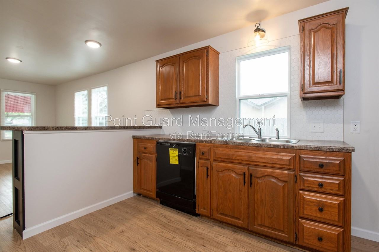 2216 S Topeka Ave #A - Photo 6 of 22