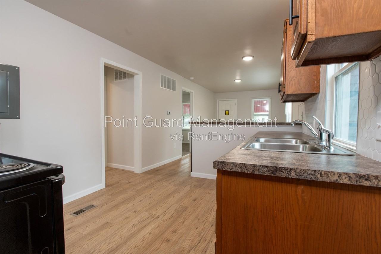 2216 S Topeka Ave #A - Photo 7 of 22