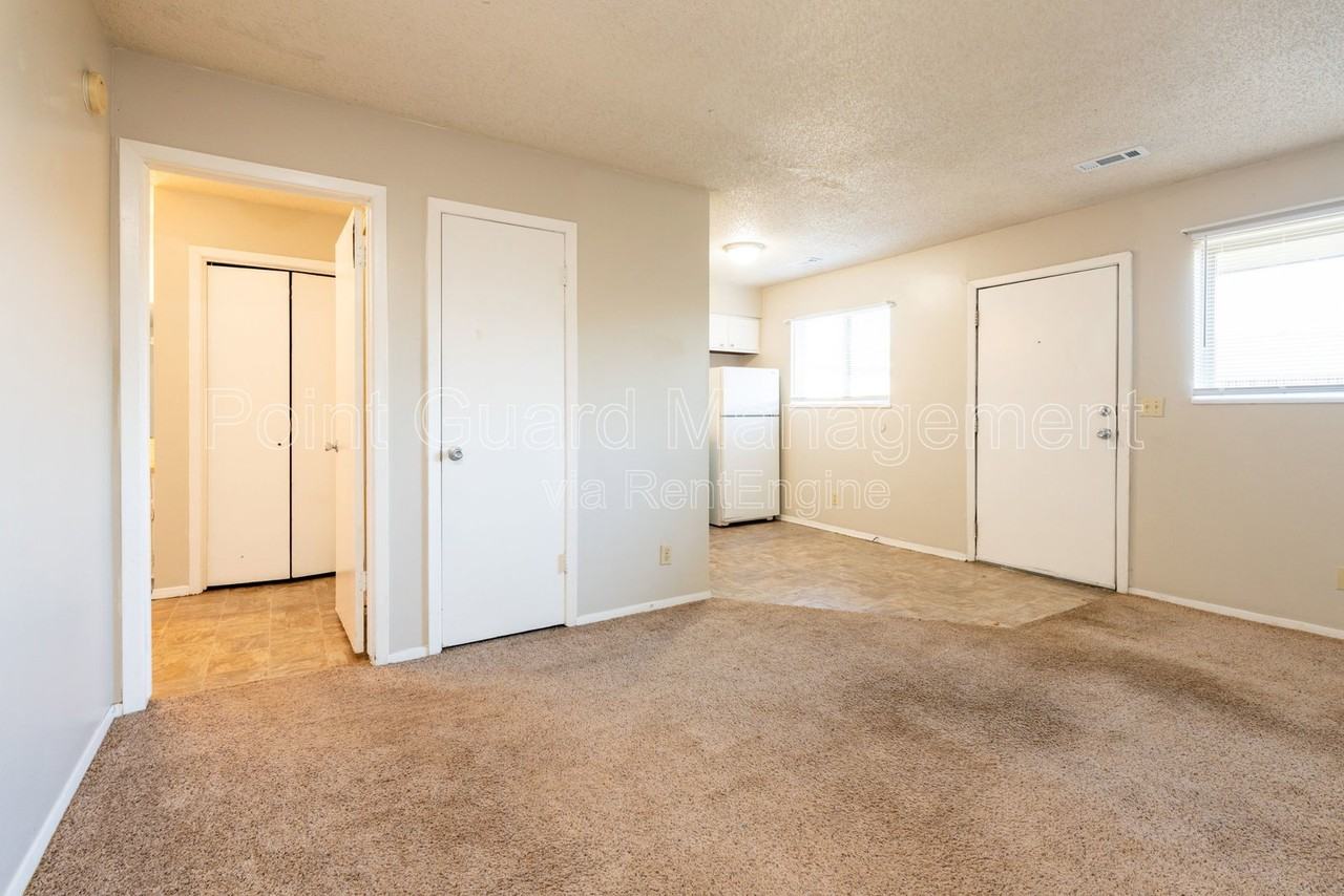 515 N Dunsworth Ave #515B - Photo 3 of 22