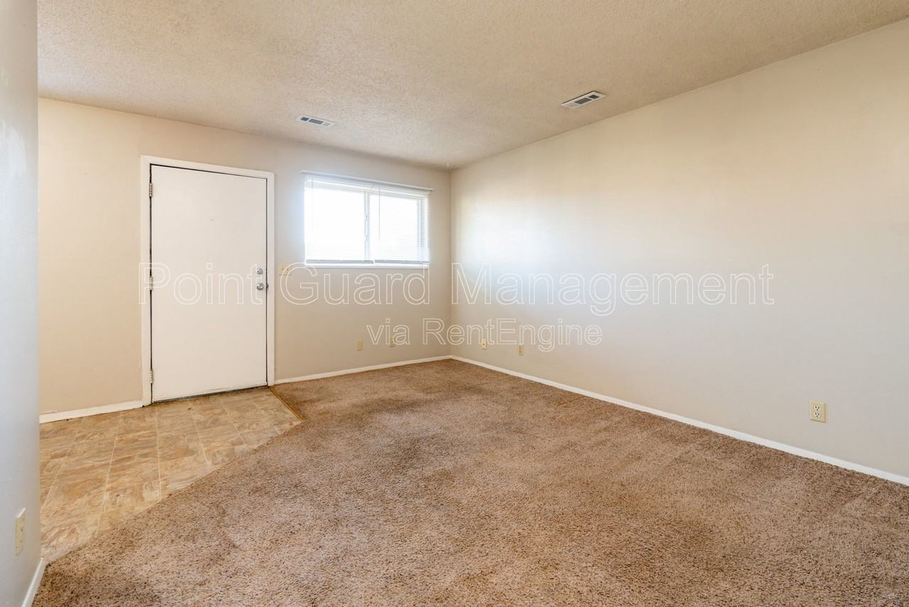 515 N Dunsworth Ave #515B - Photo 5 of 22