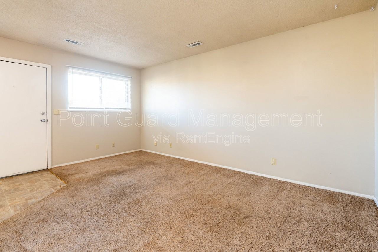 515 N Dunsworth Ave #515B - Photo 6 of 22