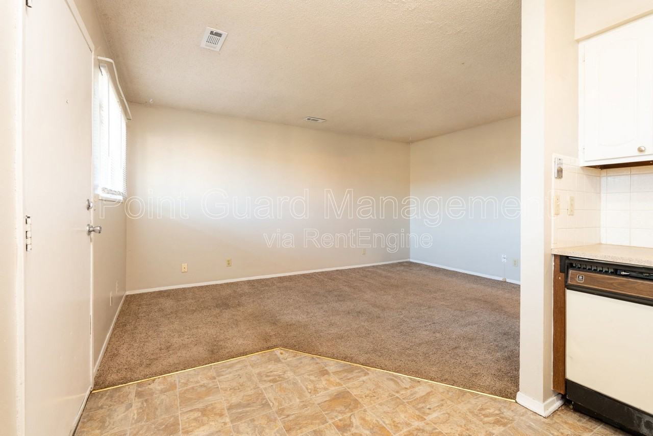 515 N Dunsworth Ave #515B - Photo 7 of 22