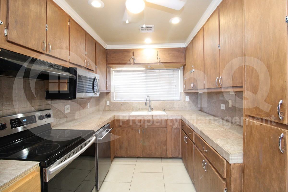 4222 S 13th St #A - Photo 4 of 21