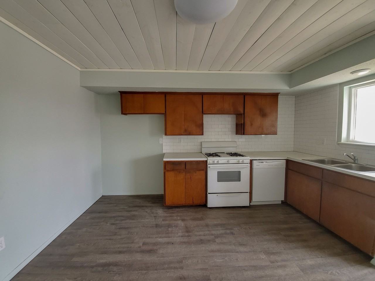 1115 East Parker Street - Photo 7 of 18