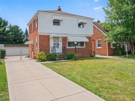 18300 Waterbury Ave - Photo 1 of 1