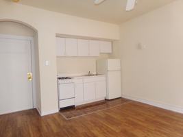 featured image of 6916 N Lakewood Ave #406