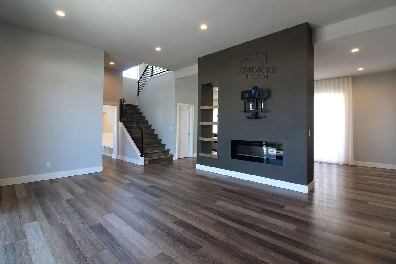 425 Riverwood St - Photo 7 of 17
