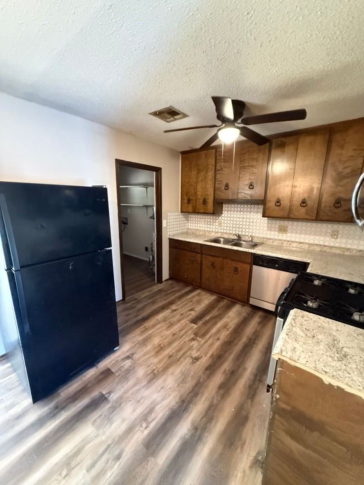 5779 Belleau Dr - Photo 5 of 15