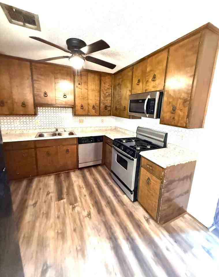 5779 Belleau Dr - Photo 6 of 15