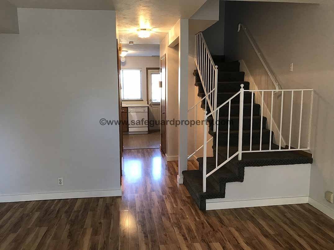 1406 W Beacon Hill Cir - Photo 3 of 18