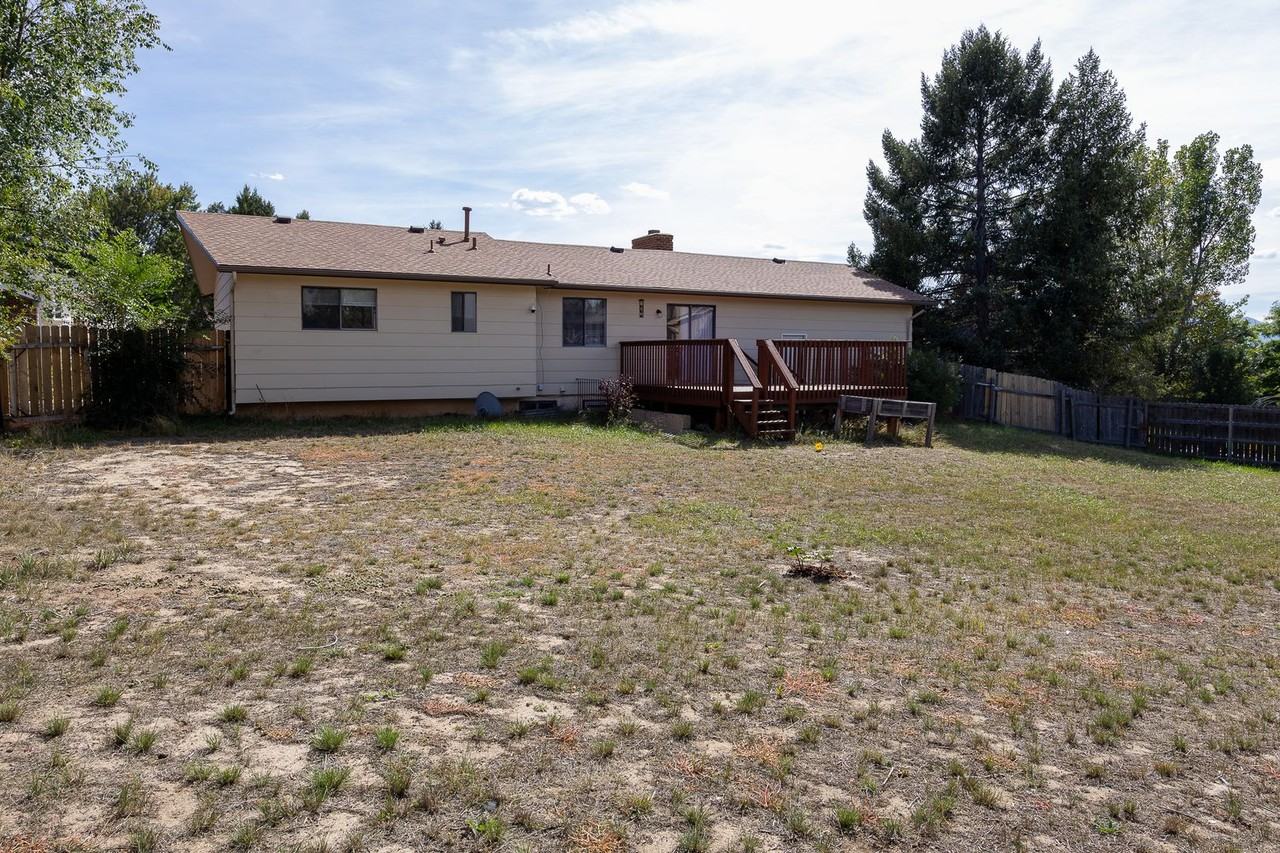 6050 Eagles Nest Ct - Photo 2 of 25