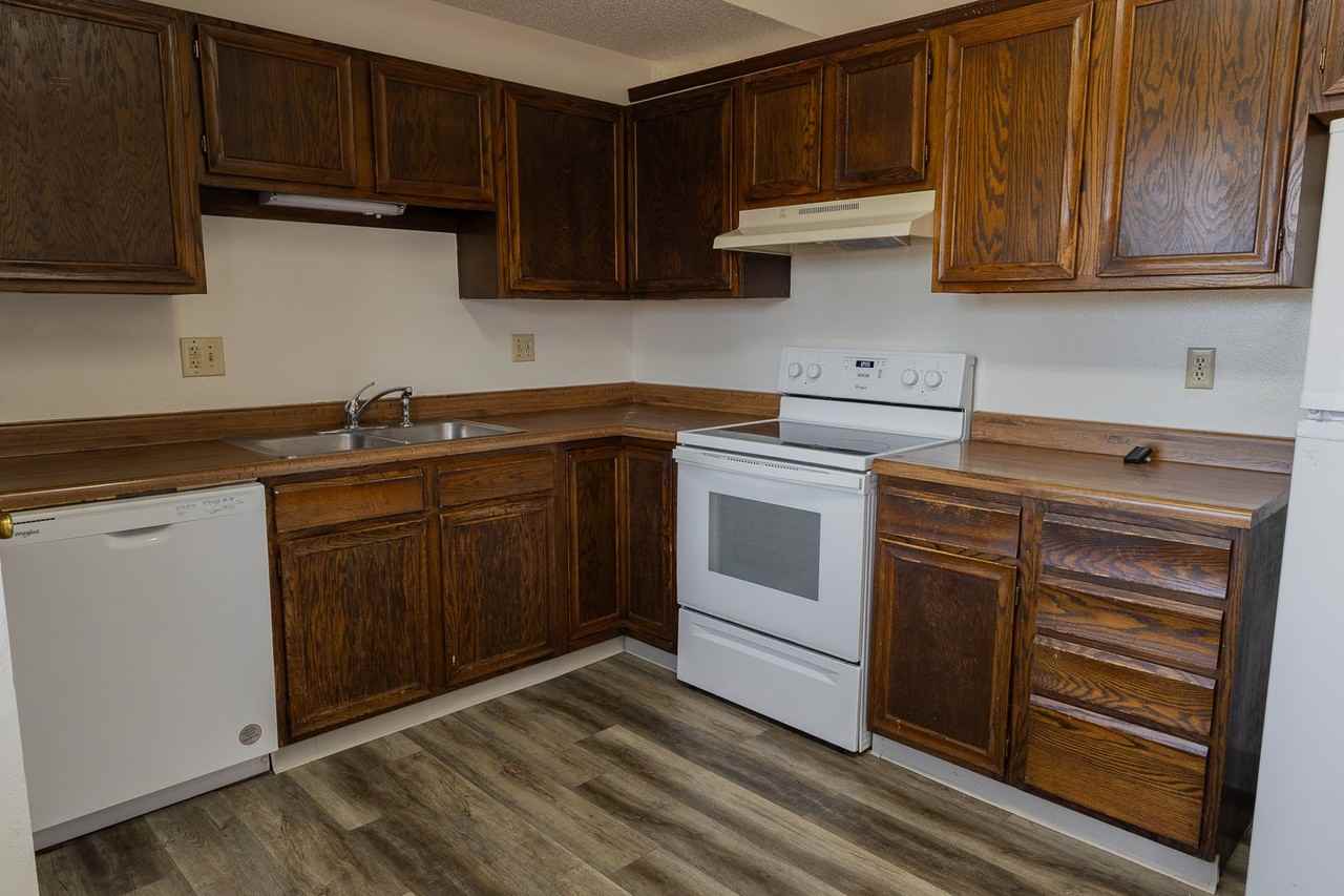 6050 Eagles Nest Ct - Photo 5 of 25