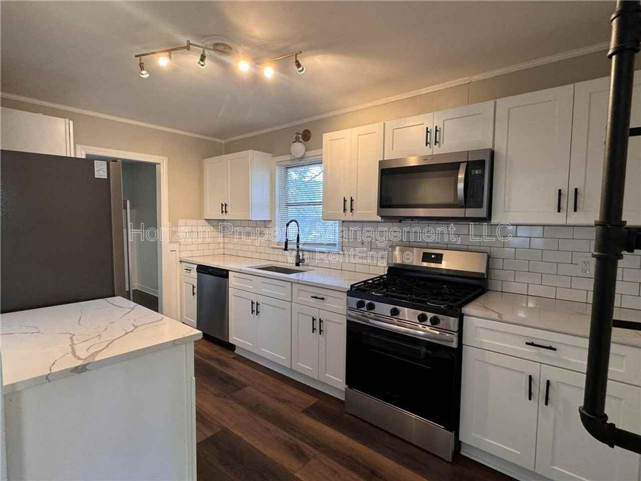 3035 Shirley Dr Nw - Photo 4 of 27