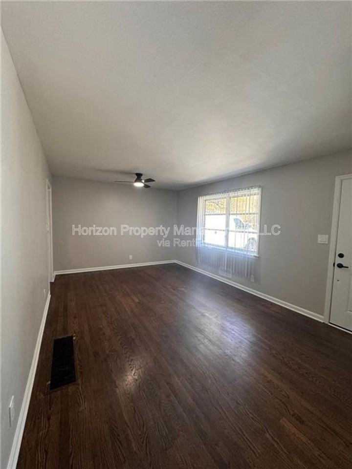 3035 Shirley Dr Nw - Photo 6 of 27