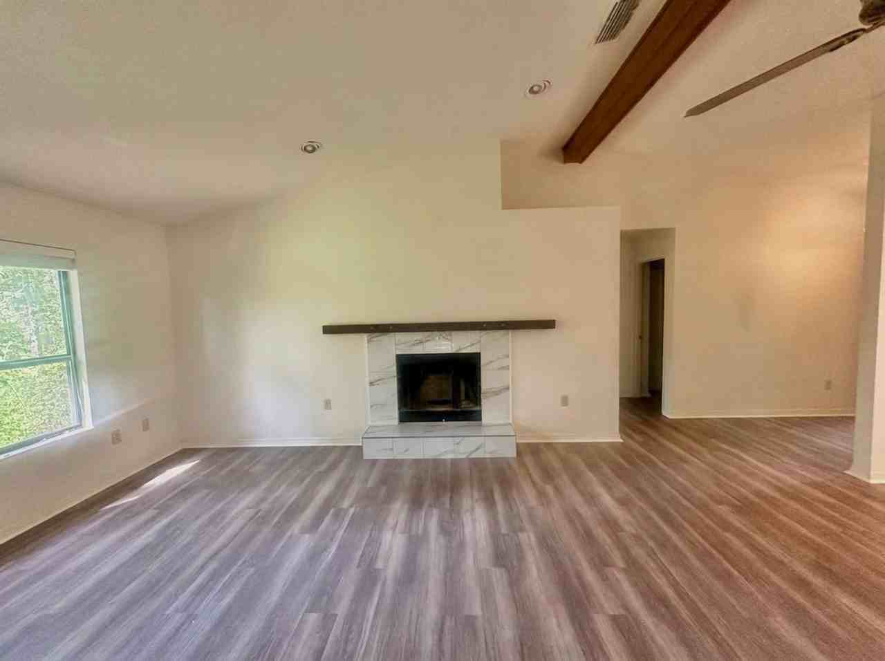 1620 Nw 23rd St - Photo 2 of 8
