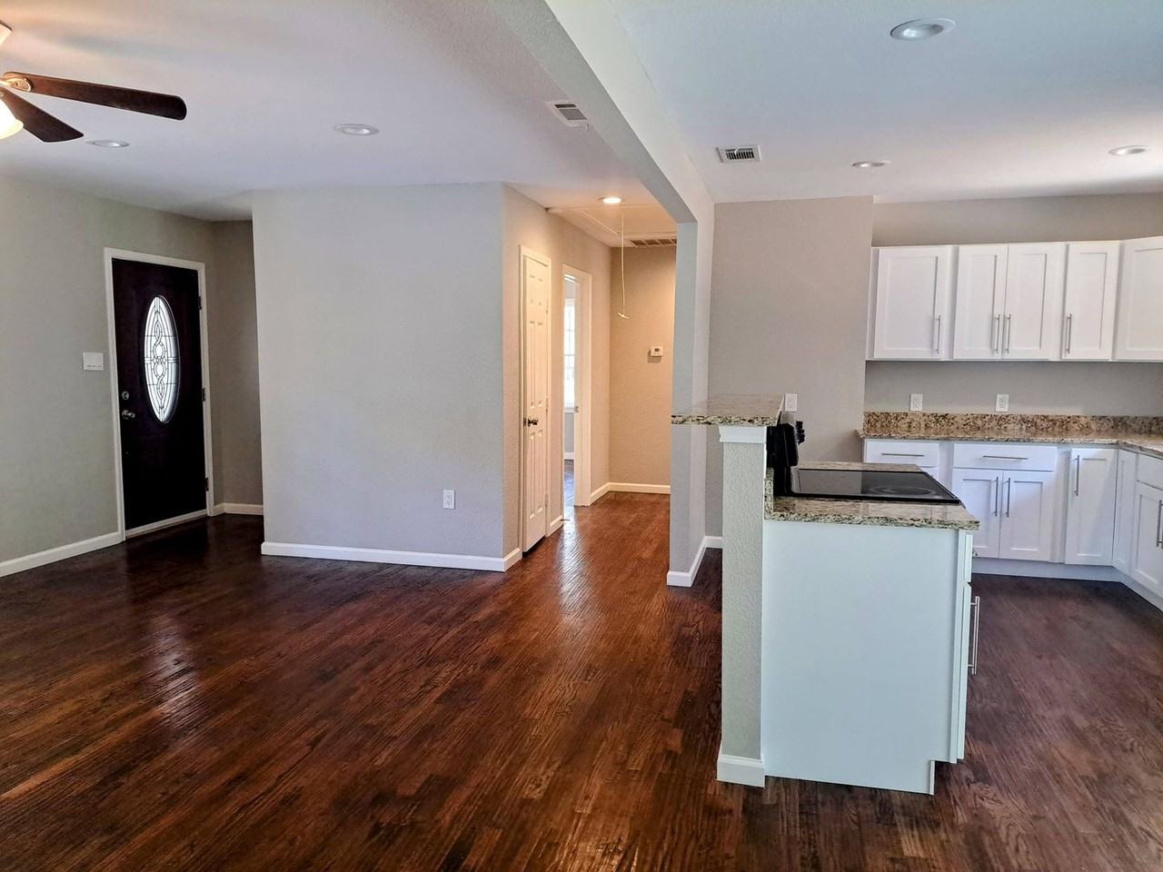 5301 Woodland Dr - Photo 4 of 30