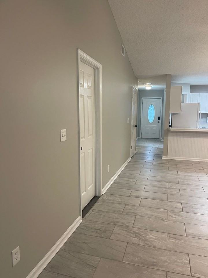 265 Windridge Dr - Photo 4 of 20