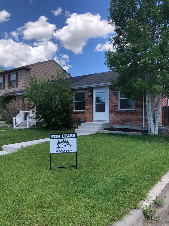 4614 E 13th St - Photo 2 of 22