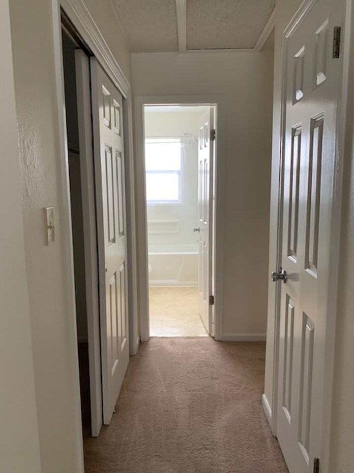 4614 E 13th St - Photo 5 of 22