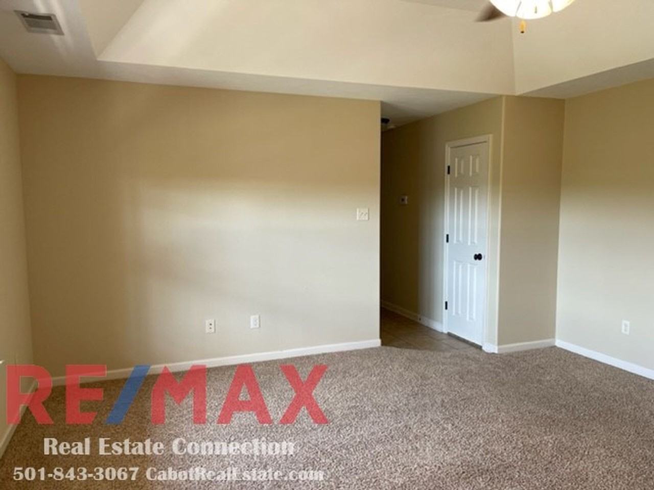 149 Weathering Dr - Photo 3 of 10