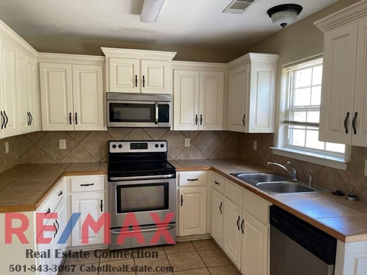 149 Weathering Dr - Photo 4 of 10