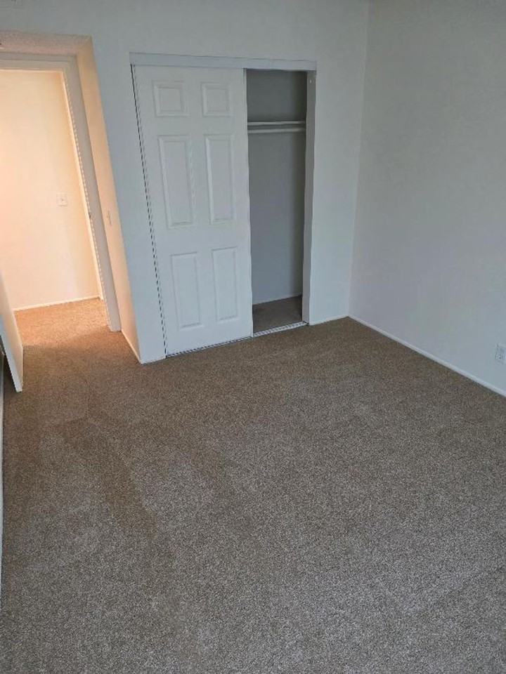 2500 El Dorado Ave Apt B - Photo 3 of 8