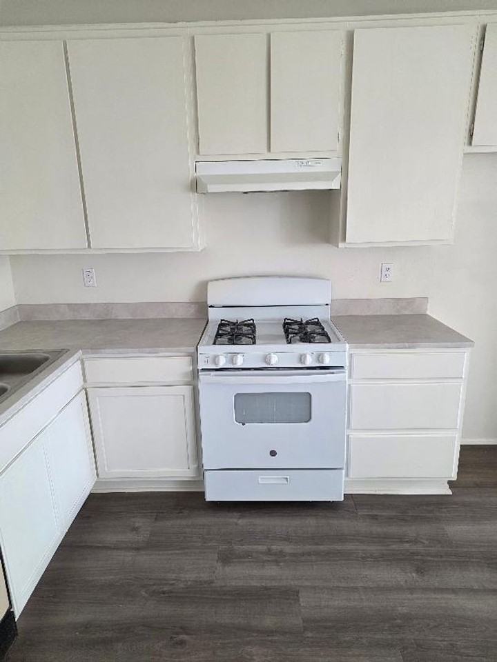 2500 El Dorado Ave Apt B - Photo 7 of 8