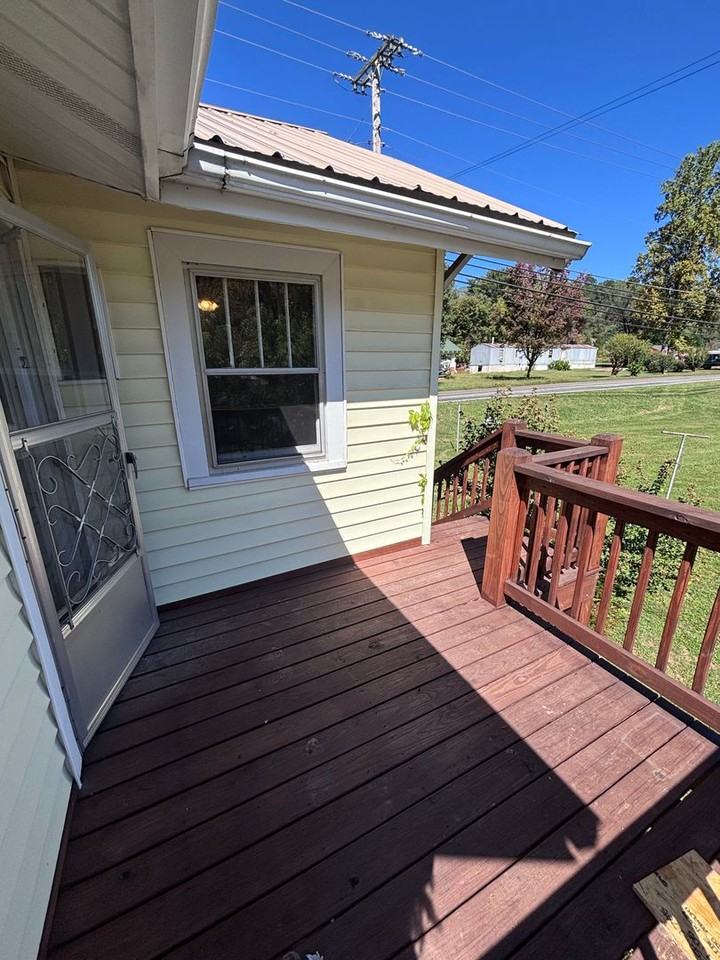 980 Chipper Curve Rd - Photo 4 of 15