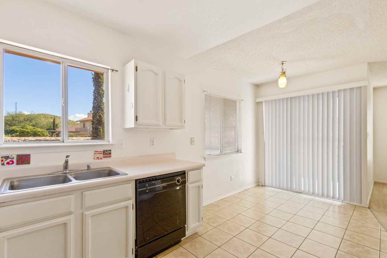 1508 Plaza Verde Dr - Photo 4 of 40