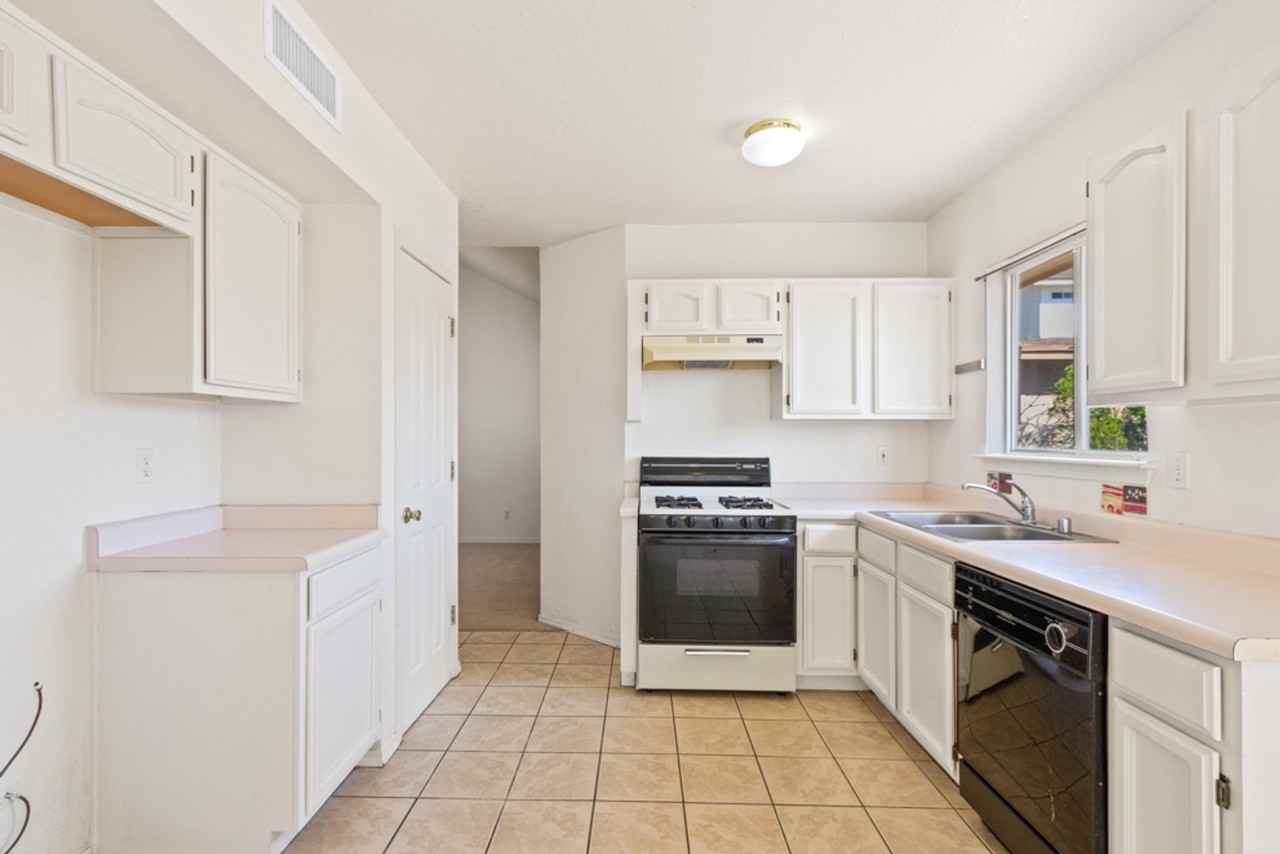 1508 Plaza Verde Dr - Photo 6 of 40
