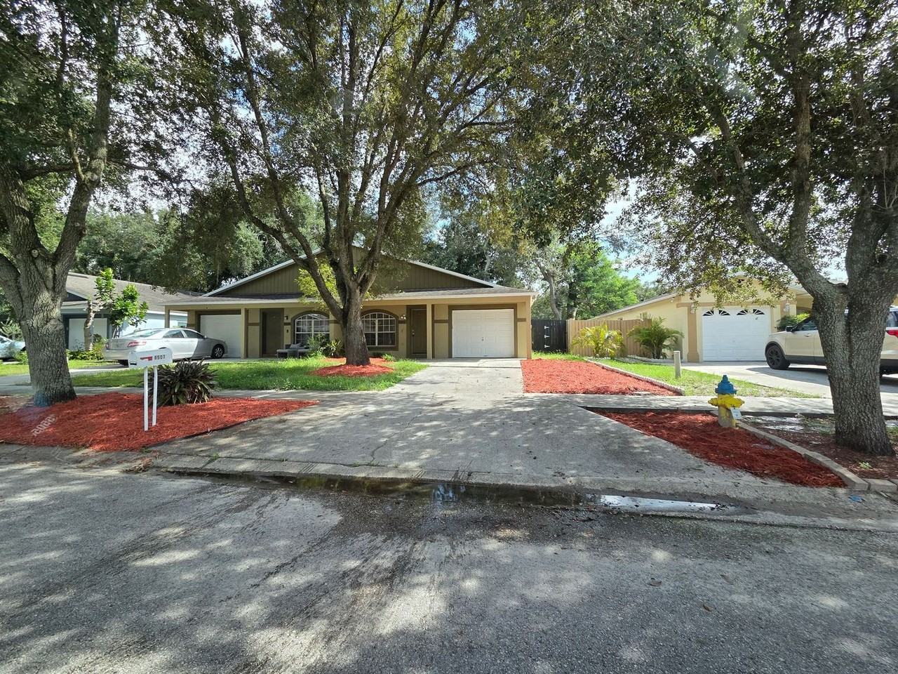 8507 N Hyaleah Rd - Photo 2 of 26