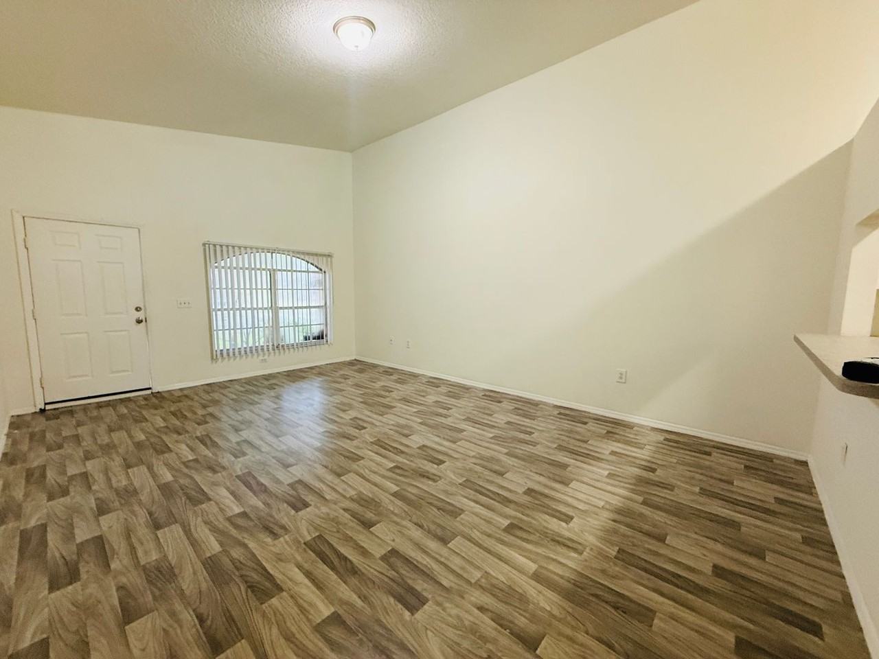 8507 N Hyaleah Rd - Photo 7 of 26
