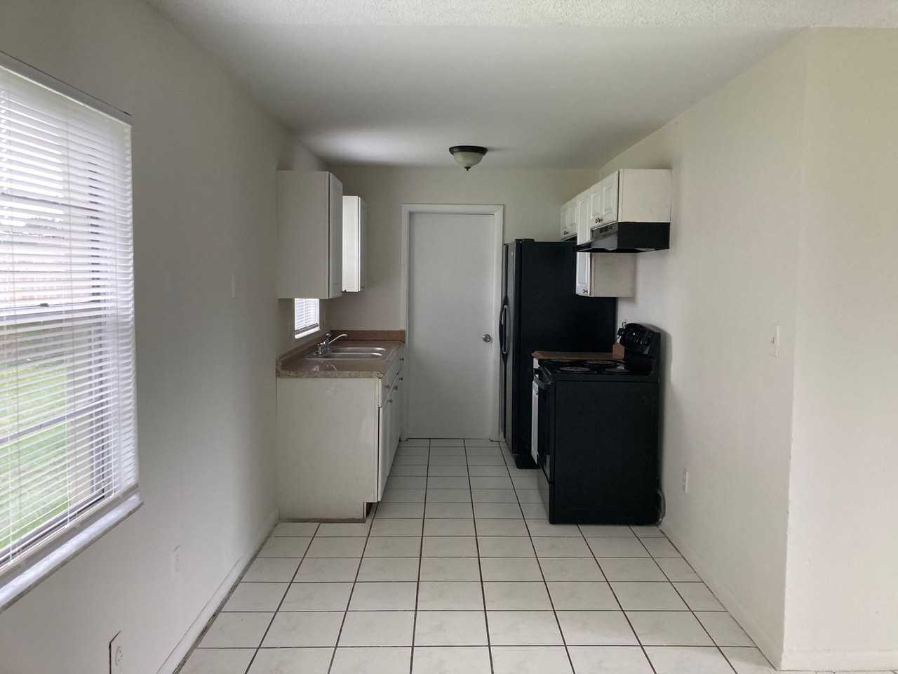 5383 Botany Ct - Photo 4 of 18