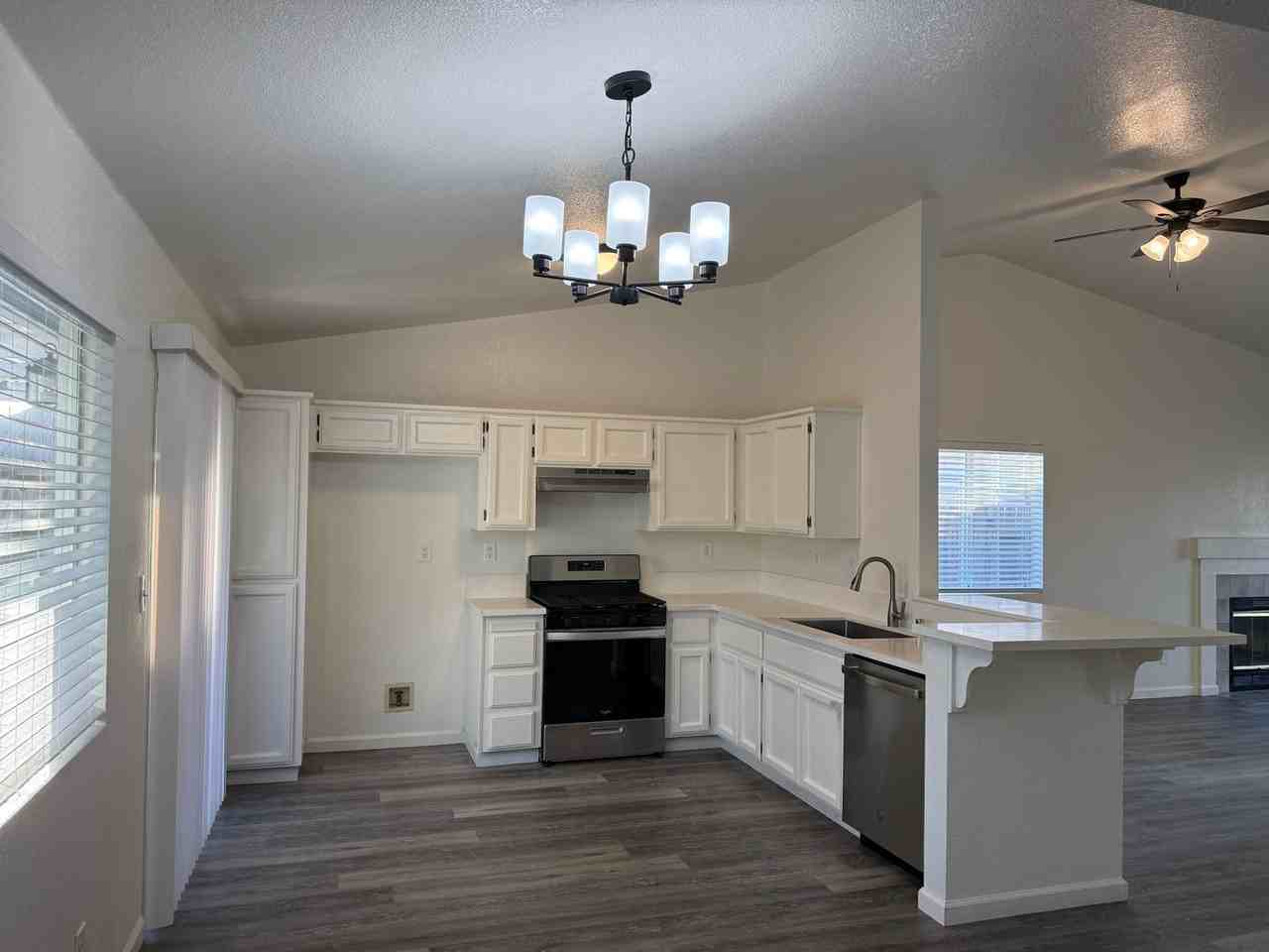 8240 Summer Falls Cir - Photo 3 of 11