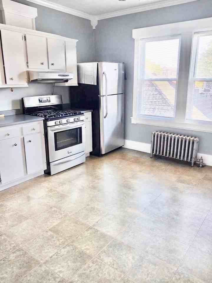 12 Enfield Ave #2 - Photo 4 of 13