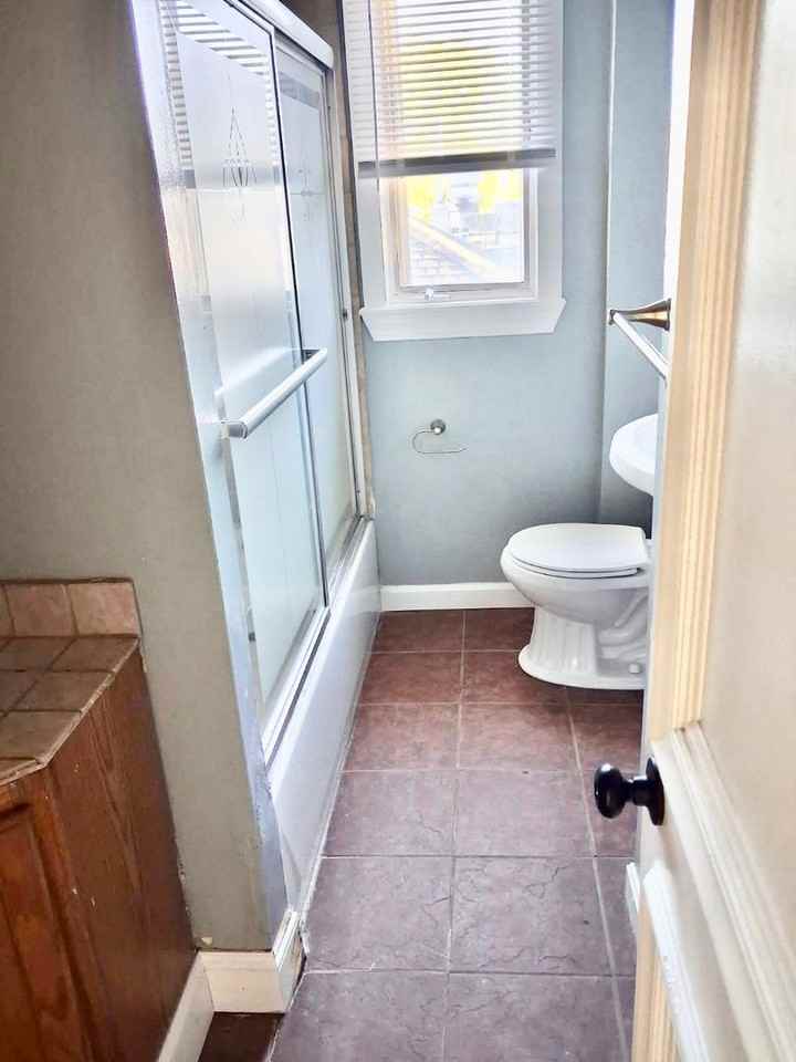 12 Enfield Ave #2 - Photo 5 of 13
