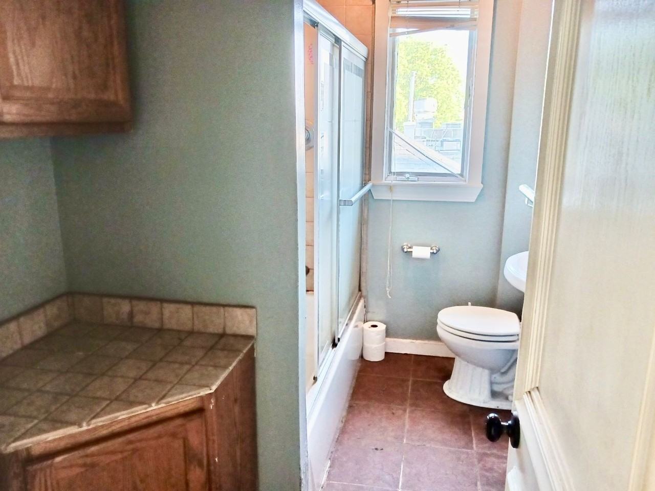 12 Enfield Ave #2 - Photo 6 of 13