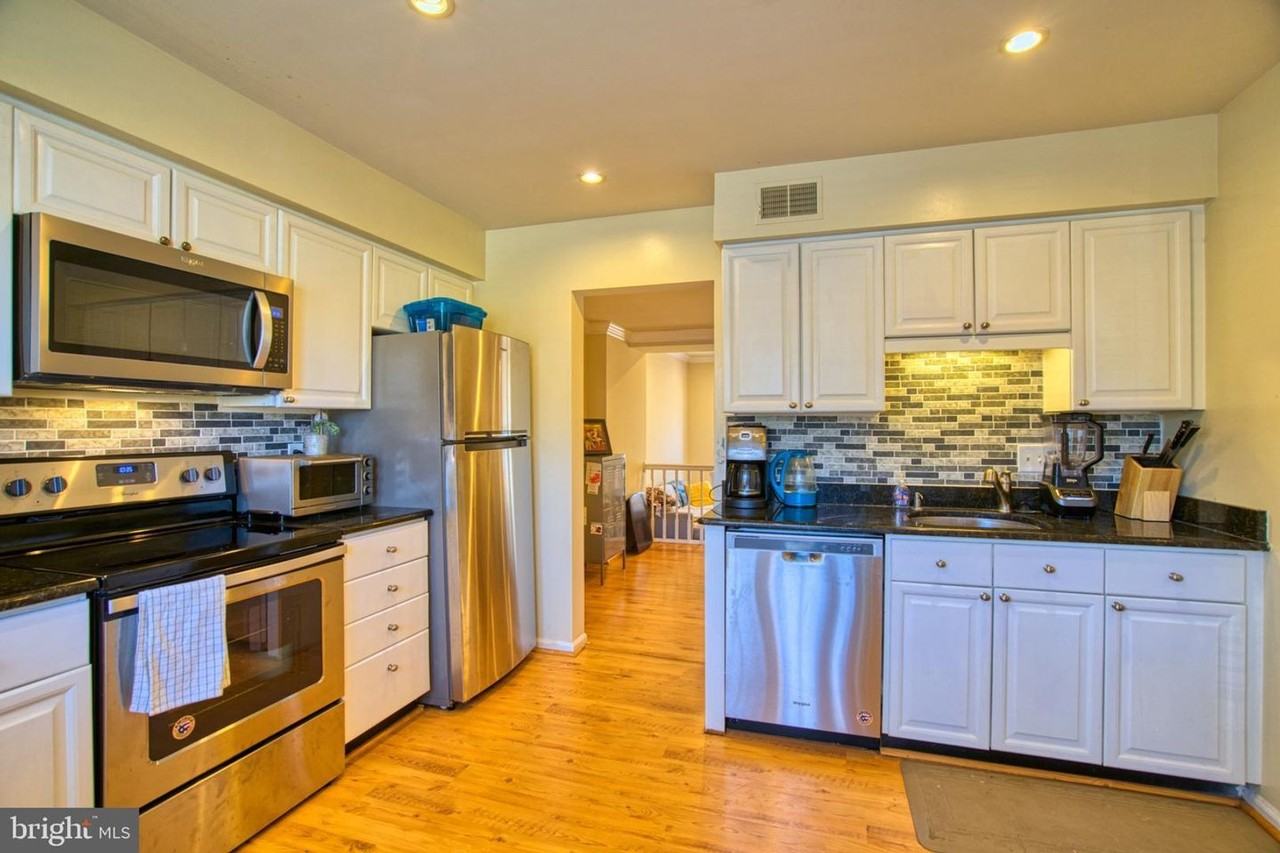 6137 Summer Park Ln - Photo 2 of 20