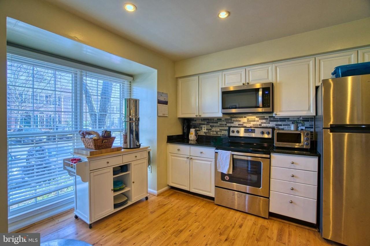6137 Summer Park Ln - Photo 3 of 20
