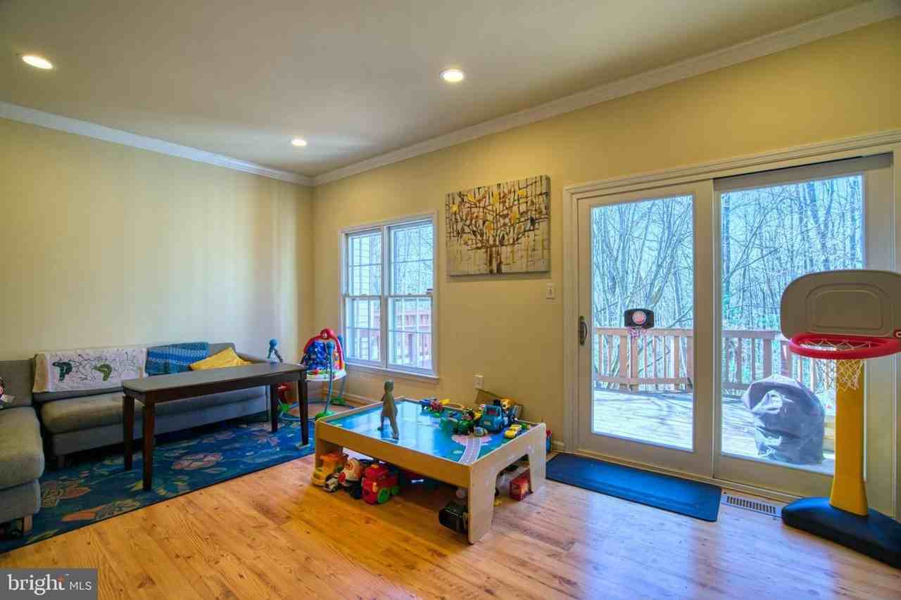 6137 Summer Park Ln - Photo 6 of 20