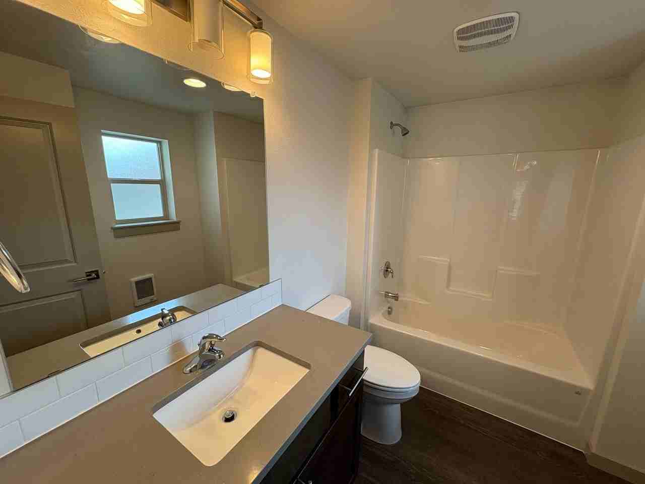 82 Ne Cessna Dr #2 - Photo 6 of 8