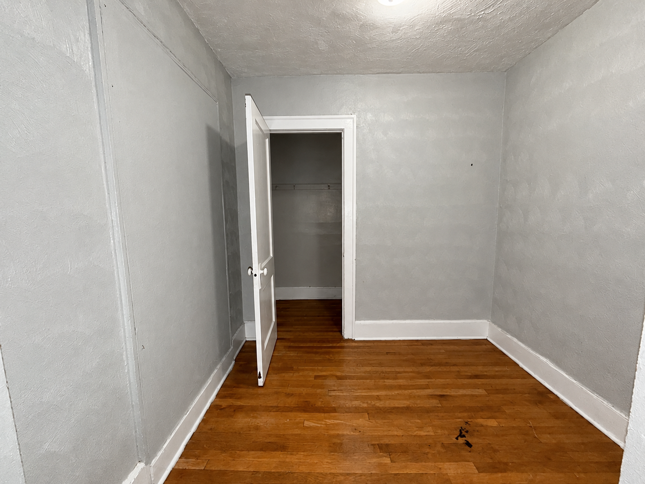 1492 Pingree St - Photo 4 of 17