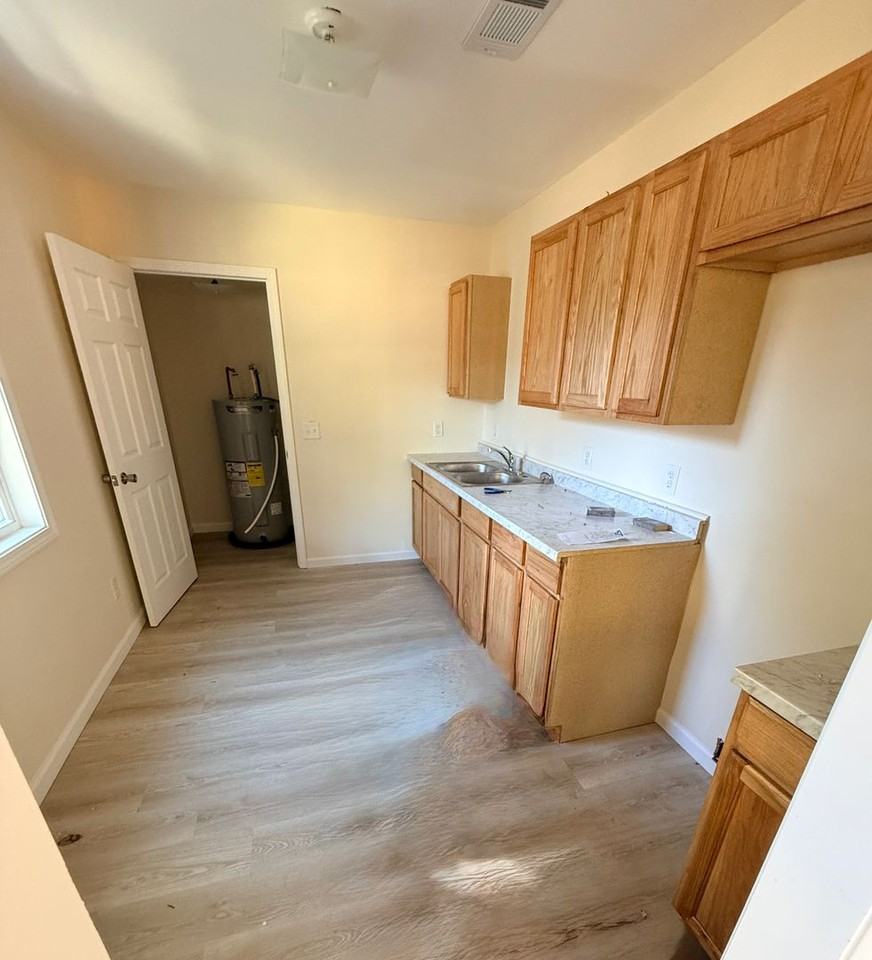 3021 23rd St - Photo 3 of 7