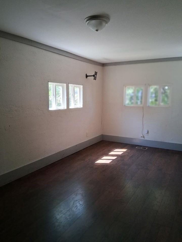 500 Gladys St - Photo 6 of 9