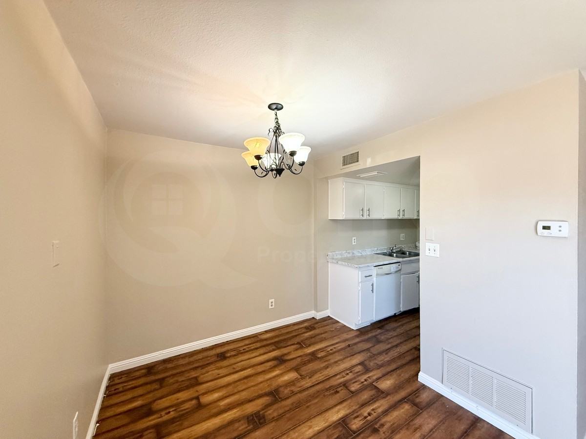 8219 N 33rd Ln - Photo 7 of 14