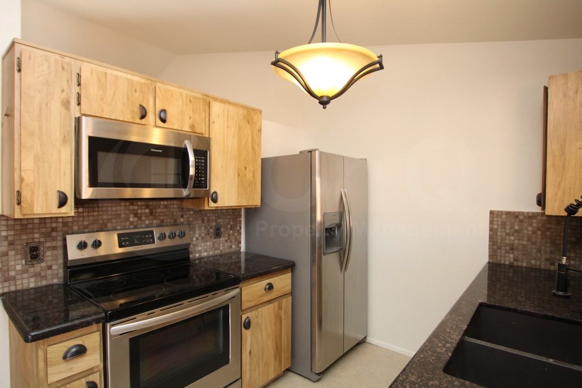 16246 N 19th St - Photo 3 of 15