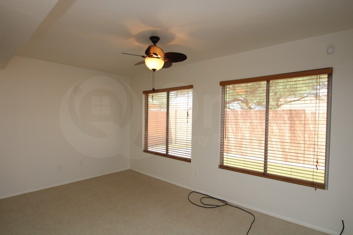16246 N 19th St - Photo 5 of 15