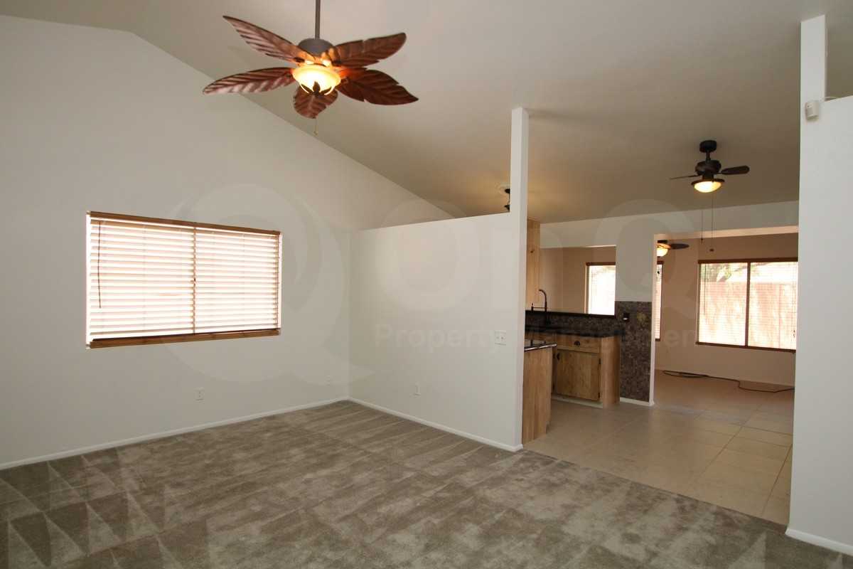 16246 N 19th St - Photo 7 of 15